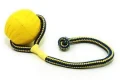 Swing-‘n-Fling-DuraFoam-Fetch-BALL™Piłka-na-sznurku-Starmark-4.webp